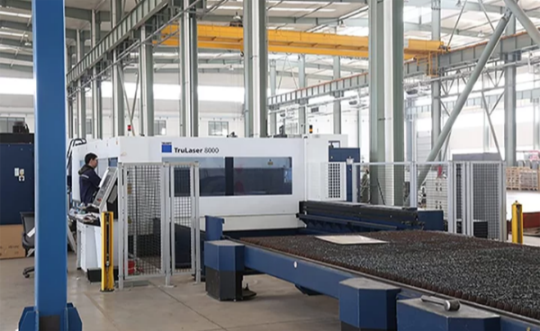 Factory CNC machines producing washers for door handles and toggle bolt washer
